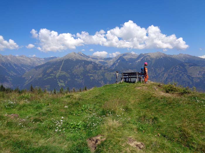 ... vorbei an schönen Aussichtsplätzen - hier noch einmal gegen NO aufs Reißeck - ...