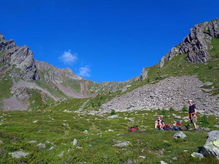 im Kar beginnt der Aufstieg zum Kreuzeck-Hauptkamm