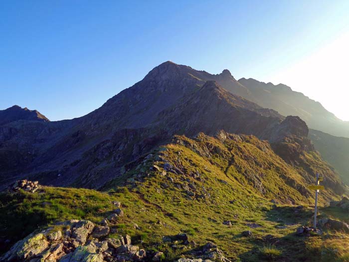 das Glenktörl wird vom 2701 m hohen Kreuzeck überragt