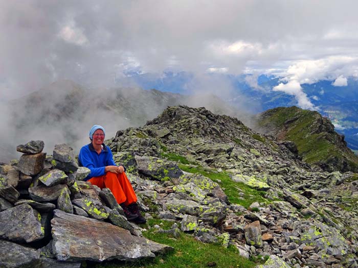 am Gipfel des Sandfeldkopf, dahinter der Kesselkogel