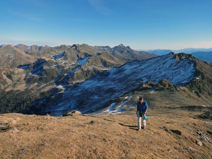 Frühwinter am Zietenkopf-SO-Kamm, rechts der Damerkopf