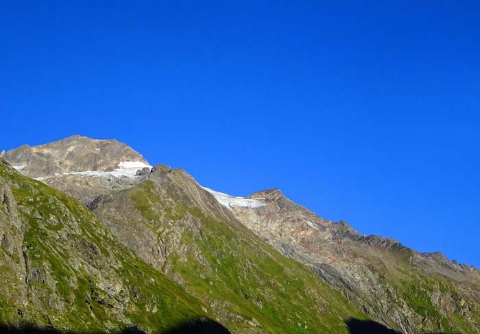 morgendlicher Blick von der Clarahütte zur Rötspitze morgendlicher Blick von der Clarahütte zur Rötspitze