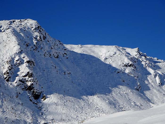 der Strasskopf wirft noch mächtige Schatten