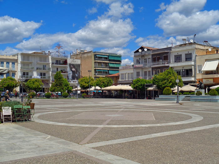 auf der Platia, dem Hauptplatz von Sparta