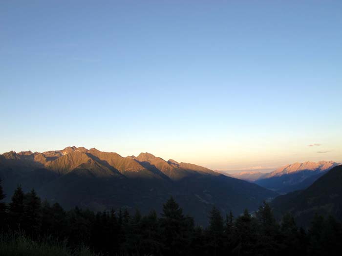 nicht nur aufgrund der prachtvollen Aussicht, hier gegen OSO auf Schobergruppe, Iseltal und Lienzer Dolomiten