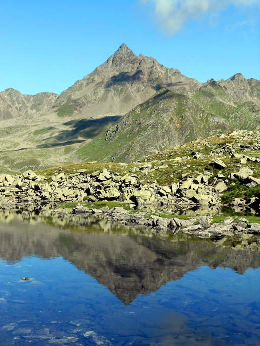 knapp hinterm Törl der kleine Gosachsee mit dem Lasörling