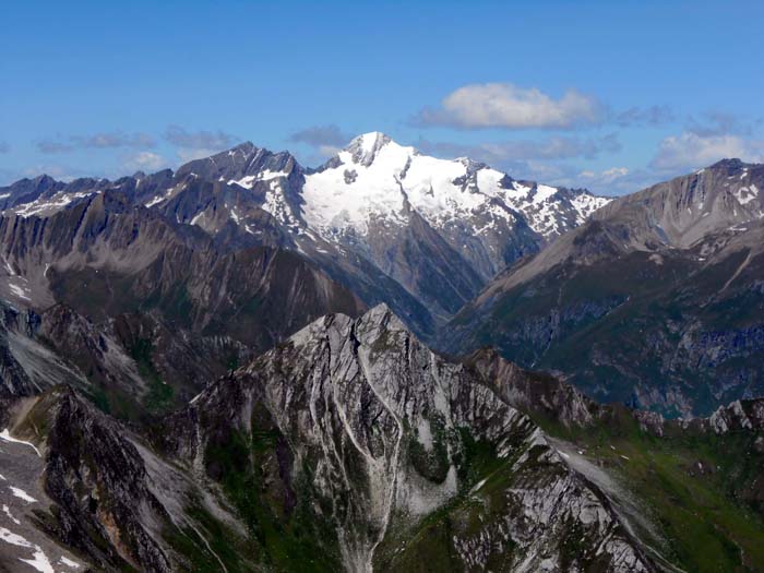 im NW die Rötspitze über dem Umbaltal