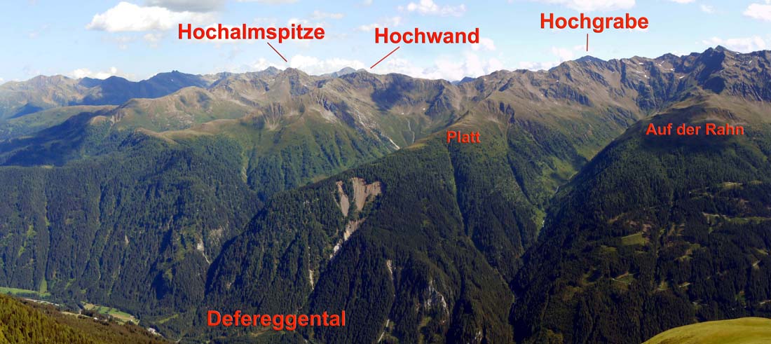 Gipfelblick übers Tal nach SO ...