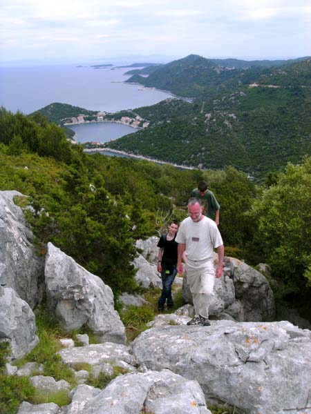 endlich ein „echter“ Wanderweg: der kurze Aufstieg an der Südflanke des Sozanj