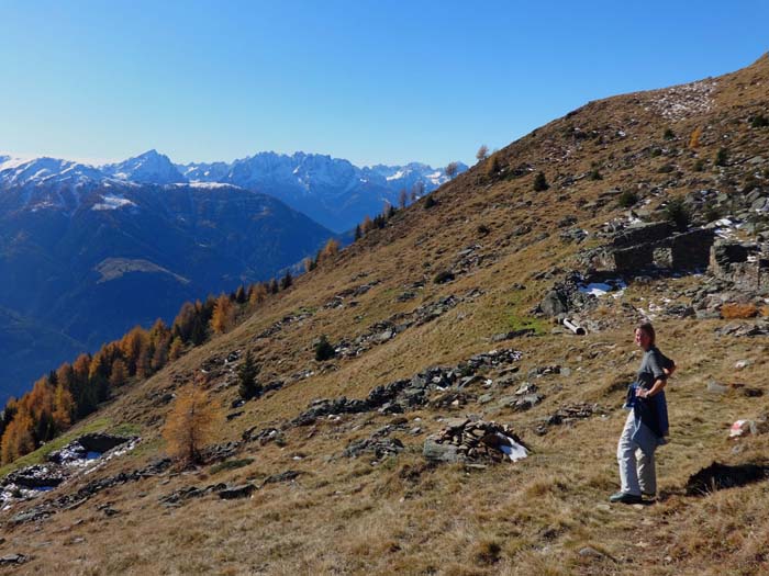 beim Abstieg zur Lackneralm genießen wir noch die Wärme der Oktobersonne