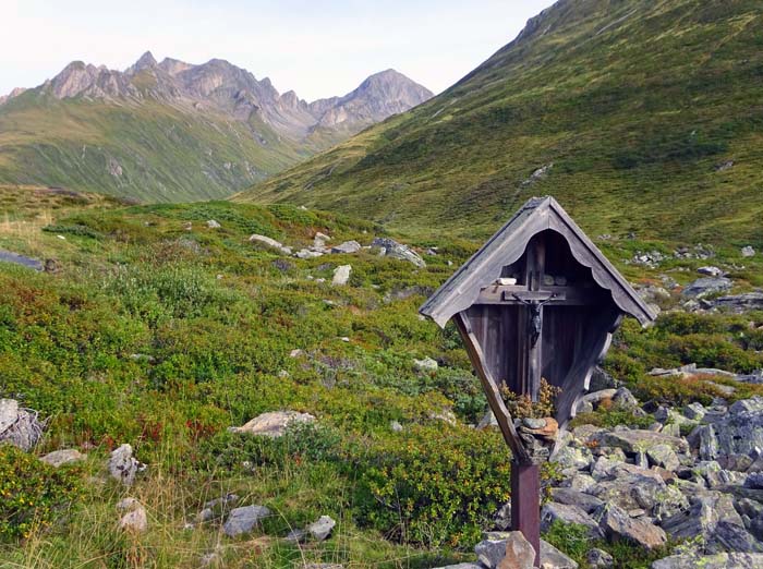 das aus Südtirol stammende Weidevieh wird alljährlich über das 2288 m hohe Klammljoch auf- und abgetrieben; über diesen Pass führt auch die Radroute ins Reintal nach Sand in Taufers das aus Südtirol stammende Weidevieh wird alljährlich über das 2288 m hohe Klammljoch auf- und abgetrieben; über diesen Pass führt auch die Radroute ins Reintal nach Sand in Taufers