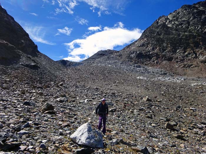 Rückblick zum Fenneregg und auf den zugeschütteten Gletscher Rückblick zum Fenneregg und auf den zugeschütteten Gletscher