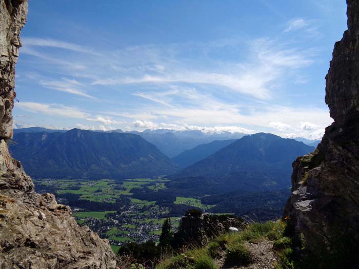 Blick aus dem Loserloch gegen den wolkenverhüllten Dachstein