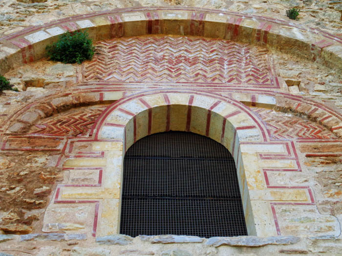 Detail am Wachturm am Fuß des Gipfelfelsens