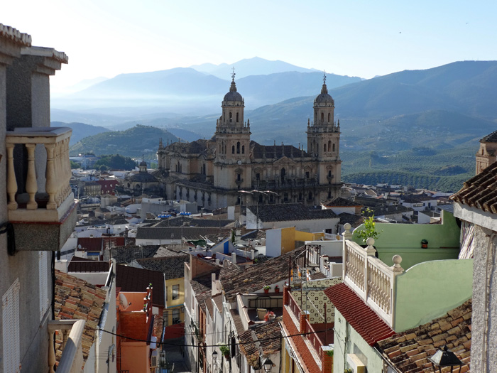 die Kathedrale von Jaén im zarten Morgenlicht