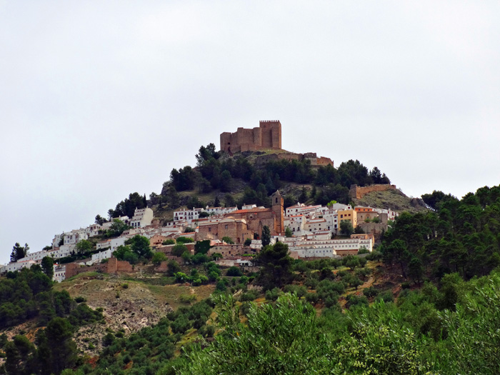 weiter nördlich das maurische Kastell Segura de la Sierra