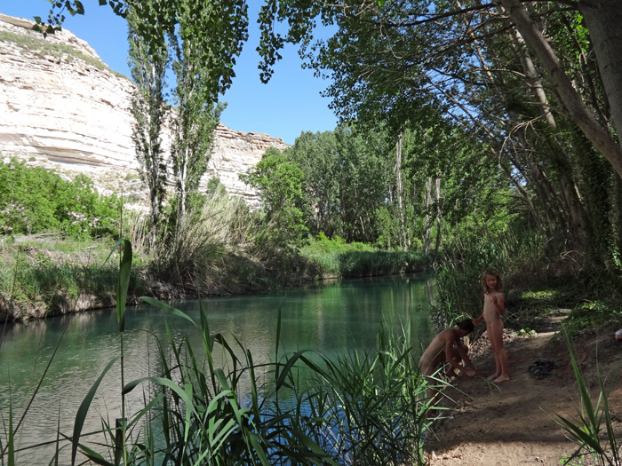 nordöstlich von Albacete hat  der Río Júcar eine beeindruckende Schlucht geschaffen; ...