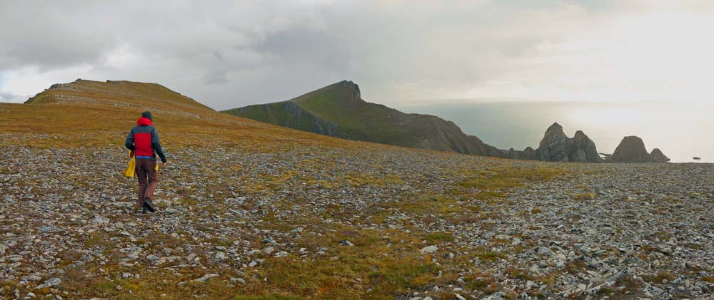 das schmale Hochplateau zum Nonstind; in der Mitte der Måtind