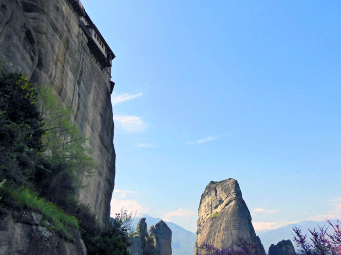 unter der Westwand des Kloster Rousanoú