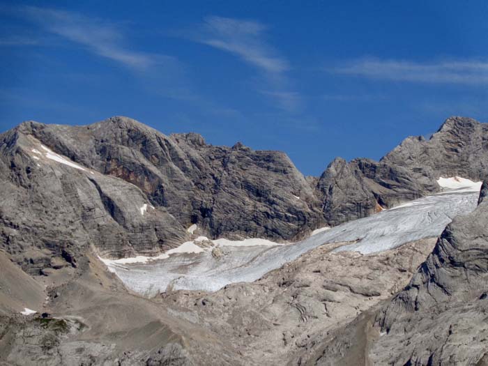 auch am Nisslofen zum Greifen nahe der Gosaugletscher, im linken Eck steht die Adamekhütte