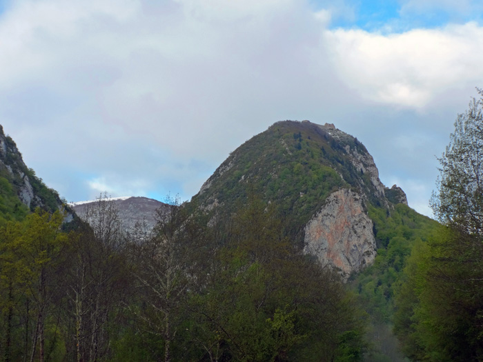 hoch oben am „sicheren Berg“ - Burg Montségur, letzte Zuflucht der Katharer