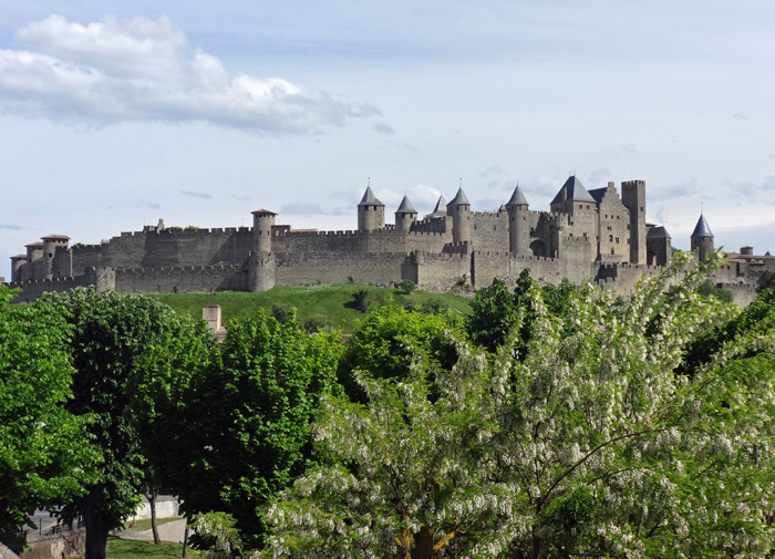 die UNESCO-Weltkulturerbestadt Carcassonne etwas weiter nördlich darf man keinesfalls versäumen, wenngleich der Touristenrummel im Innern der Festungsstadt selbst zur Nebensaison nicht jedermanns Sache ist