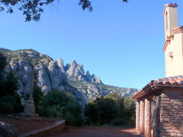 in einer weiten Schleife (außerhalb der Karte) bringt uns der Eremitenweg über die Kapelle Sant Miquel zurück zum Kloster