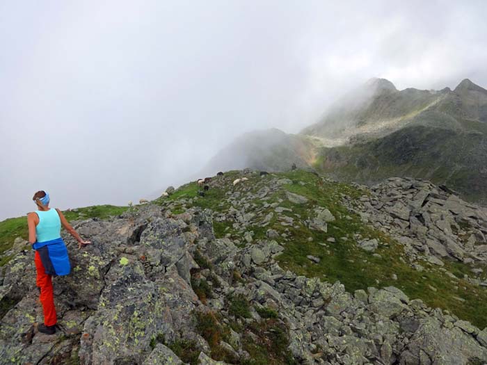 am Kammübergang Richtung Großbodenscharte taucht kurz der „Mulleter“ (der „Runde“) aus den Wolken