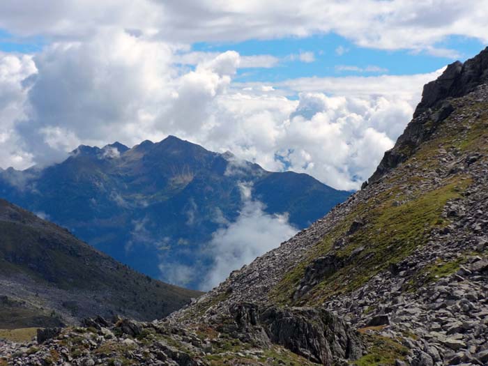 ein seltener Lichtblick: in Richtung Osten auf den Zellinkopf der südl. Goldberge (s. Archiv Bergsteigen)