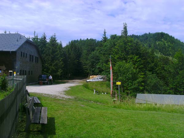 das Öhlerschutzhaus steht am Beginn unserer Überschreitung