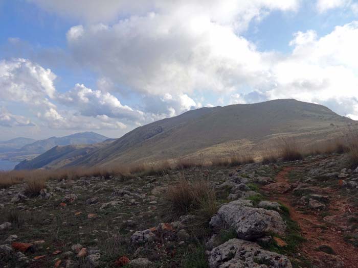 im Süden der Monte Speziale - zwar der höchste Berg der Kette, aber auch der unspektakulärste