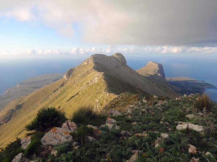 der Weiterweg auf den Doppelgipfel des Pizzo di Sella