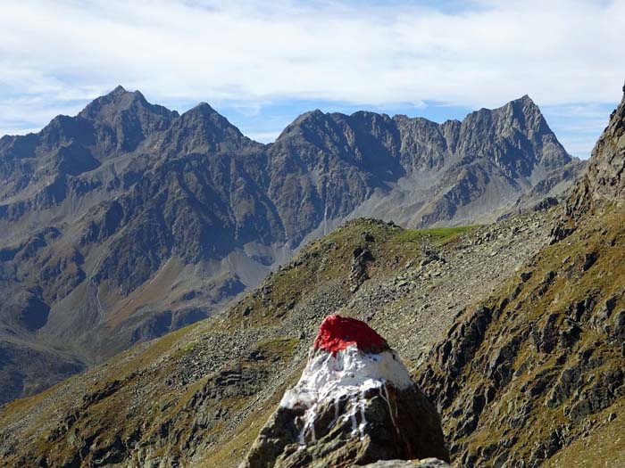 prächtige Dreitausender überm Debanttalschluss: von links Hochschober, Debantgrat und Ralfkopf                               