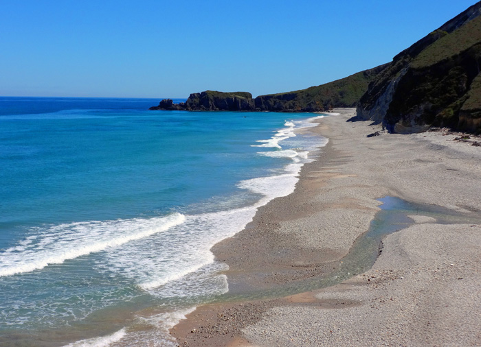 die Costa Verde ist reich an tollen Stränden wie etwa die Playa San Antolín bei Naves ...