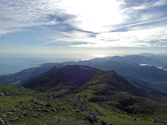 im Osten die Küste in Richtung Santander