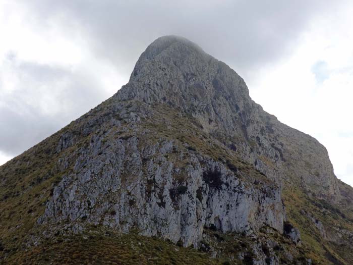 unser Grat vom Gipfel des Cozzo Mondello, der sich in wenigen Minuten über die kurze SO-Flanke mitnehmen lässt