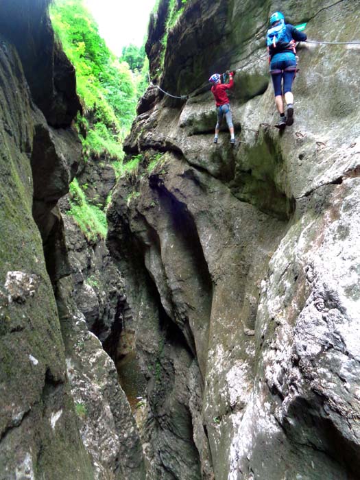 endlich scheint die Klamm sich zu verbreitern