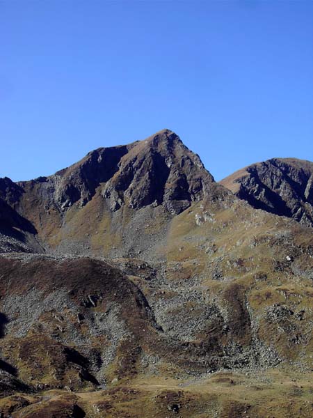 gleich oberhalb des Rantensees ein weiteres lohnendes Gipfelziel am Tauernhauptkamm - die Knarrnspitze über dem Rantentörl