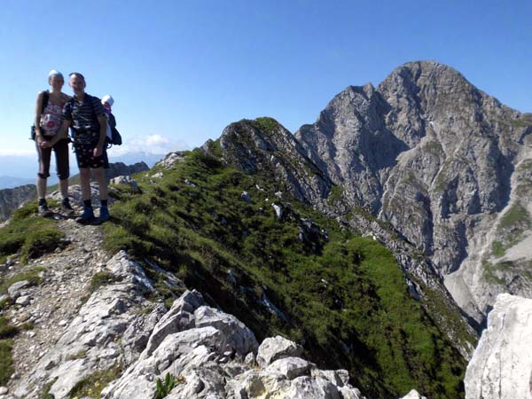 auf dem Mittelgipfel des Kl. Pyhrgas; das Foto stammt von Raphael, der heute nur wenige Monate jünger ist als sein Vater bei dessen erster Begehung im Juli 1972