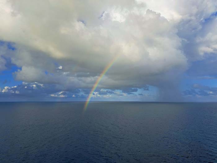 Regenbogen auf dem Weg nach ...