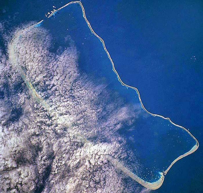... Fakarava, dem zweitgrößten Atoll der Tuamotus; genau wie auf Rangiroa ...