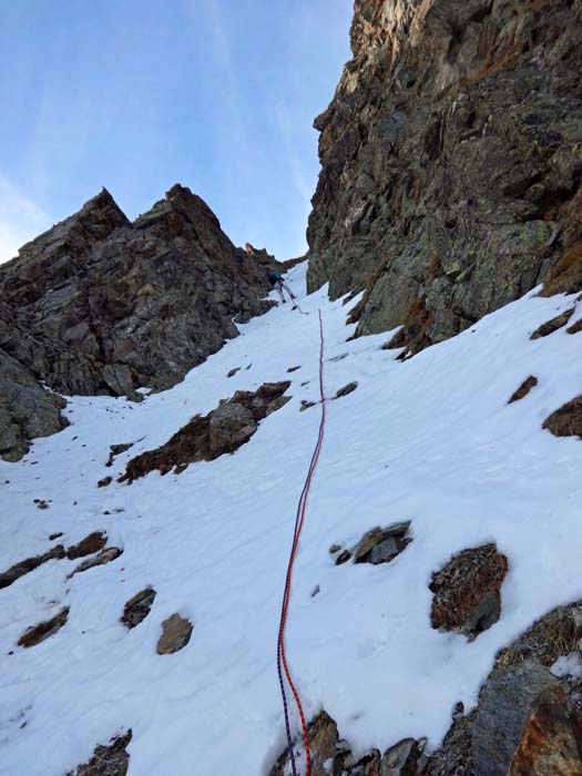 mit den beiden 60-Meter-Seilen geht sich ganz bequem sogar noch die stellenweise angeeiste Ostrinne aus