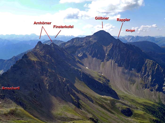 im Süden der abenteuerliche Gölbnerkamm (auf den Rappler s. Archiv Bergsteigen)