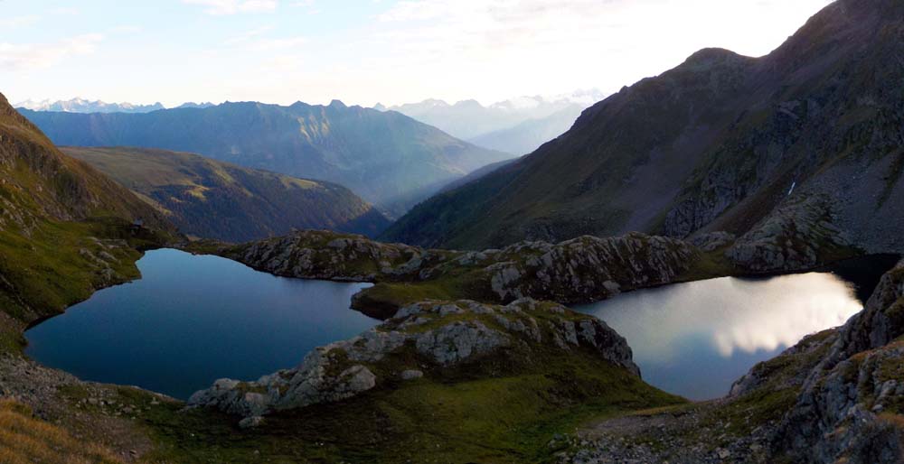 knapp oberhalb des Sees treffen wir dann wieder auf den markierten Regensteinweg