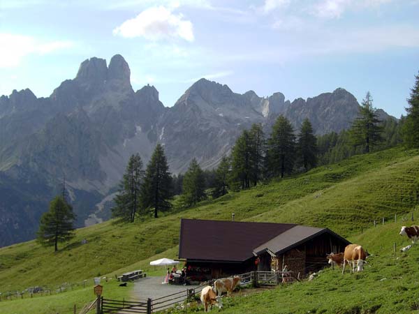 die Wallehenhütte auf der Sulzenalm