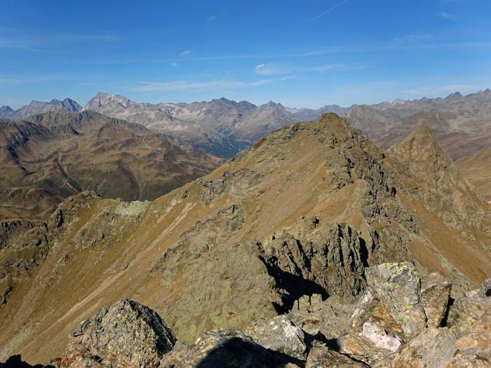 nach der anderen Seite die Traunleitenspitze, hinten links der Hochgall