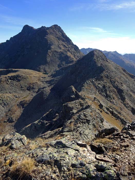 Rückblick auf Rotes Mandl, Wangeslenke und Rote Spitze; auch hier konnte man wieder über die Schneide turnen oder umgehen