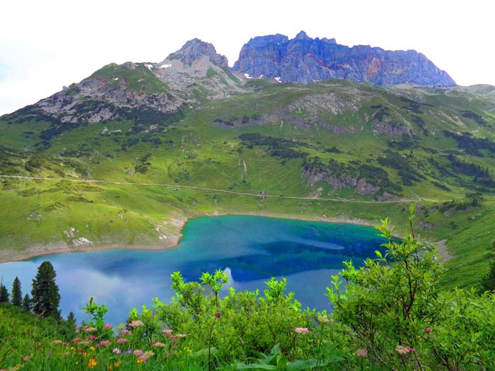 die Rote Wand über dem Formarinsee - 2015 im ORF zum schönsten Platz Österreichs gewählt