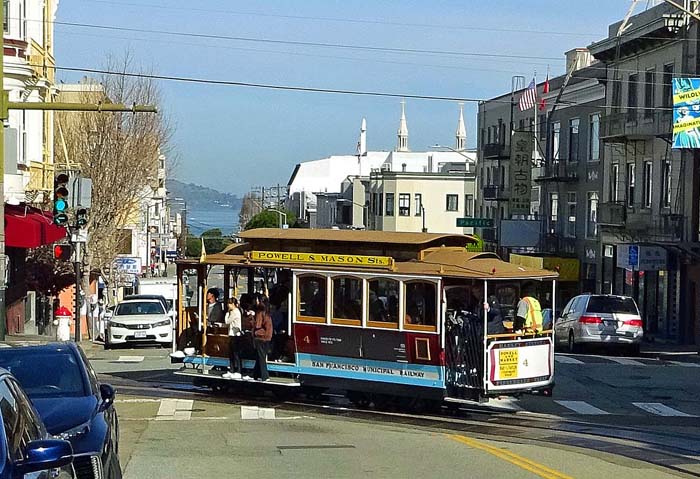 das große Erdbeben von 1906 zerstörte alle Cable-Car-Linien, beim Wiederaufbau wurden nur mehr die steilsten Strecken des Netzes instand gesetzt, der Rest wurde mit elektrischen Straßenbahnen bzw. Bussen betrieben