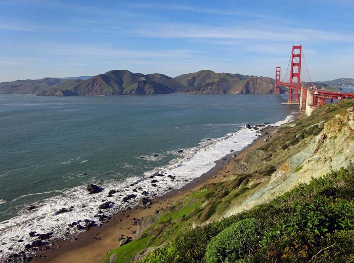 Rückblick auf die Marin Headlands jenseits des Golden Gates; der Name stammt übrigens von Captain John C. Frémont, einem berühmten amerikanischen Entdecker aus der Zeit des Goldrausches